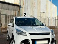 Gebraucht Ford Kuga Titanium 150 PS (110 kW) 2016 Weiß SUV
