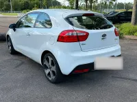 Używany Kia Rio 75 KM (55 kW) 2012 Biały Hatchback