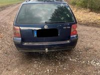 Gebraucht VW Passat 140 PS (102 kW) 2003 Blau Kombi