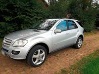 Gebraucht Mercedes ML320 224 PS (164 kW) 2008 Silber SUV