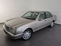 Gebraucht Mercedes E320 Elegance 220 PS (161 kW) 1996 Gold Limousine