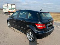 Gebraucht Mercedes B200 135 PS (99 kW) 2010 Schwarz Van / Kleinbus