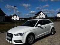 Second-hand Audi A3 Attraction 150 CP (110 kW) 2015 Alb Berlinǎ