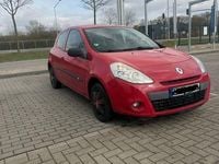 Gebraucht Renault Clio III Expression 75 PS (55 kW) 2009 Rot Kleinwagen