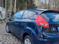 Gebraucht Ford Fiesta 60 PS (44 kW) 2011 Blau Kleinwagen