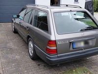 Gebraucht Mercedes E230 136 PS (100 kW) 1989 Grau Kombi