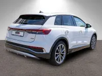 Gebraucht Audi Q4 e-tron S-Line 194 kW (265 PS) 2023 Gletscherweiß metallic SUV