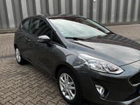 Gebraucht Ford Fiesta 101 PS (74 kW) 2018 Grau Kleinwagen