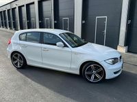 Gebraucht BMW 116 Advantage 122 PS (89 kW) 2011 Weiß Kleinwagen