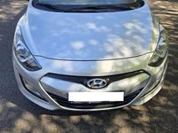 Gebraucht Hyundai i30 Trend 110 PS (80 kW) 2013 Silber Limousine