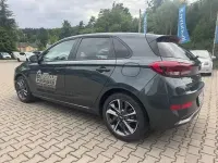 Gebraucht Hyundai i30 Advantage 101 PS (74 kW) 2025 Cypress green / mic Kleinwagen