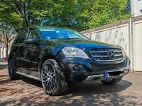 Second-hand Mercedes ML320 224 CP (164 kW) 2009 Negru SUV