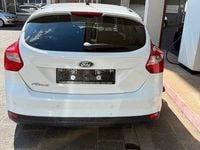 Używany Ford Focus 125 KM (91 kW) 2014 Biały Sedan/Limuzyna