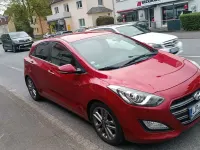 Gebraucht Hyundai i30 Trend 135 PS (99 kW) 2016 Rot Limousine