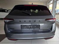 Neu Skoda Superb SportLine 150 PS (110 kW) 2025 Graphite grau metallic Kombi