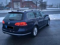 Gebraucht VW Passat 140 PS (102 kW) 2012 Blau Kombi