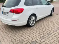 Gebraucht Opel Astra Edition 140 PS (102 kW) 2012 Weiß Kombi