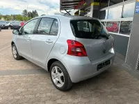 Gebraucht Toyota Yaris 87 PS (63 kW) 2009 Silber Kleinwagen