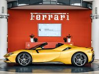 Gebraucht Ferrari SF90 999 PS (734 kW) 2023 Gelb Cabrio