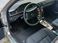 Gebraucht Mercedes 200 75 PS (55 kW) 1991 Silber Limousine
