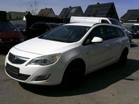 Gebraucht Opel Astra Design Edition 110 PS (80 kW) 2012 Schneeweiss/summitwhite/arctic Kombi