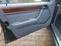 Gebraucht Mercedes 200 75 PS (55 kW) 1992 Blau Limousine
