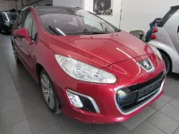 Gebraucht Peugeot 308 Allure 150 PS (110 kW) 2012 Rot Limousine