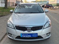 Gebraucht Kia Ceed 90 PS (66 kW) 2010 Silber Kleinwagen