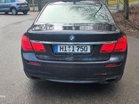 Gebraucht BMW 750 Shadowline 408 PS (300 kW) 2010 Schwarz Limousine