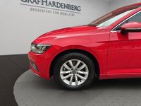 Gebraucht VW Passat Business 122 PS (89 kW) 2023 Rot Kombi