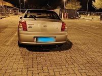 Używany Kia Shuma 101 KM (74 kW) 2003 Złoty Hatchback