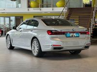 Gebraucht BMW 750 Sport Line 530 PS (389 kW) 2019 Silber Limousine