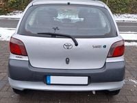 Gebraucht Toyota Yaris 68 PS (50 kW) 2000 Silber Limousine