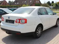 Gebraucht VW Jetta 102 PS (75 kW) 2007 Weiß Limousine