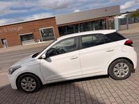 Gebraucht Hyundai i20 Classic 75 PS (55 kW) 2015 Weiß Kombi