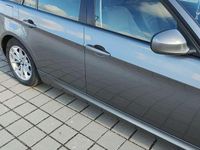 Gebraucht BMW 320 Exclusive 184 PS (135 kW) 2011 Grau Kombi