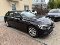 Gebraucht BMW 320e Advantage 163 PS (119 kW) 2021 Schwarz Kombi