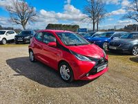 Gebraucht Toyota Aygo X-play 69 PS (50 kW) 2015 Rot Kleinwagen
