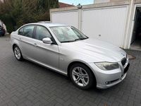 Gebraucht BMW 320 177 PS (130 kW) 2009 Silber Limousine
