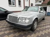 Gebraucht Mercedes 200 118 PS (86 kW) 1990 Silber Limousine