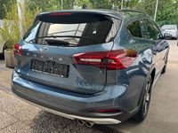 Gebraucht Ford Focus Active X 125 PS (91 kW) 2024 Blau Limousine