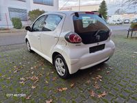 Gebraucht Toyota Aygo Cool 68 PS (50 kW) 2011 Weiß Kleinwagen