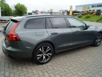 Gebraucht Volvo V60 Plus 197 PS (144 kW) 2025 Forest lake Kombi
