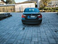 Gebraucht BMW 320 150 PS (110 kW) 2006 Grau Limousine
