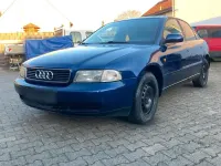 Używany Audi A4 90 KM (66 kW) 1998 Niebieski Sedan/Limuzyna