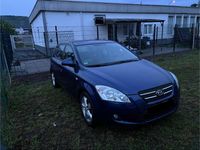 Usata Kia Ceed 126 CV (92 kW) 2008 Blu Utilitaria