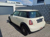 Gebraucht Mini ONE 98 PS (72 kW) 2011 Weiß Kleinwagen