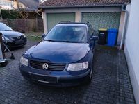 Gebraucht VW Passat Basis 125 PS (91 kW) 1998 Blau Kombi