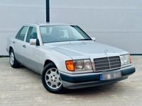 Gebraucht Mercedes 200 75 PS (55 kW) 1992 Silber Limousine
