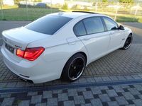 Gebraucht BMW 750 409 PS (300 kW) 2009 Weiß Limousine